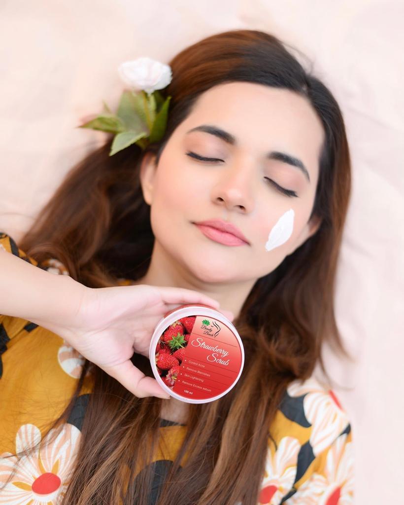 STRAWBERRY SCRUB - Image 2